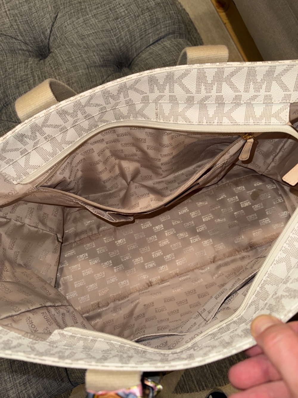 Michael Kors Bag Oversized Jet Set Signature Travel Weekender Work Laptop Tote - Picture 11 of 17